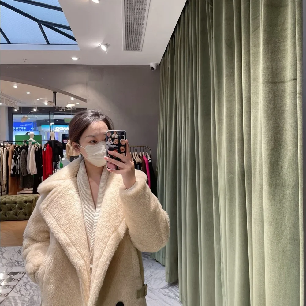 Authentic MaxMara Beige Teddy Jacket - Picture 7 of 7